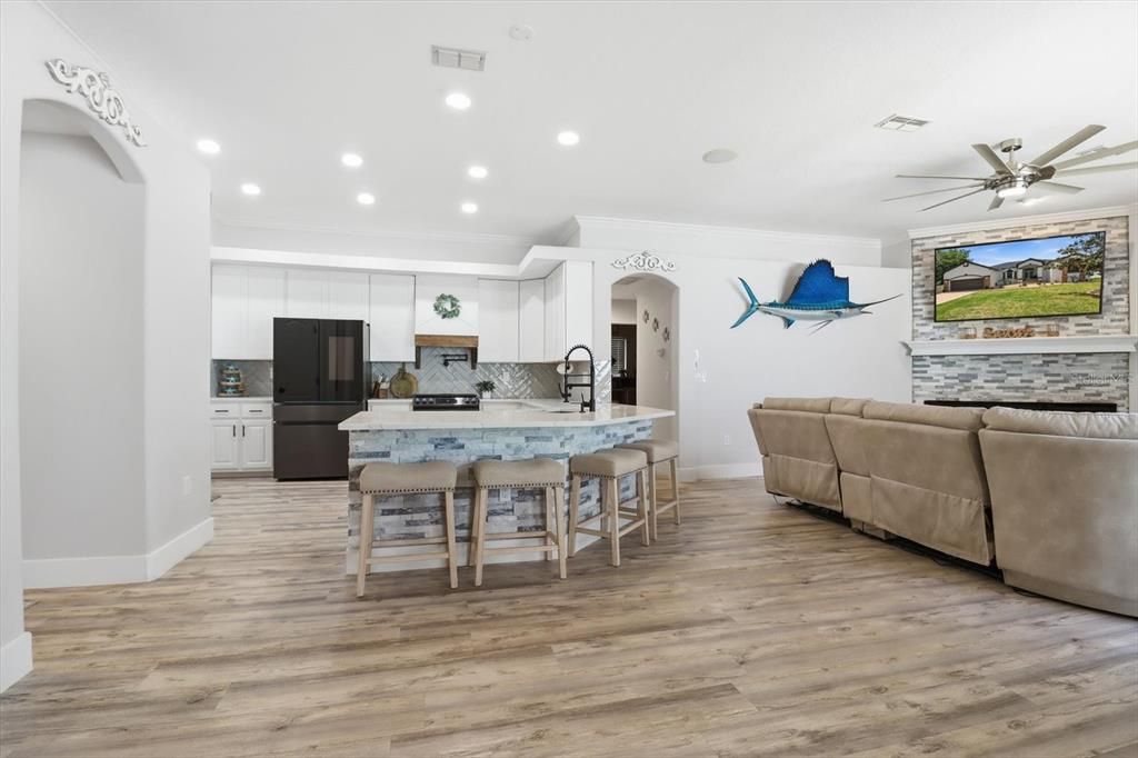 For Sale: $799,000 (3 beds, 2 baths, 2542 Square Feet)