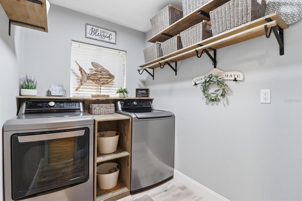 For Sale: $799,000 (3 beds, 2 baths, 2542 Square Feet)