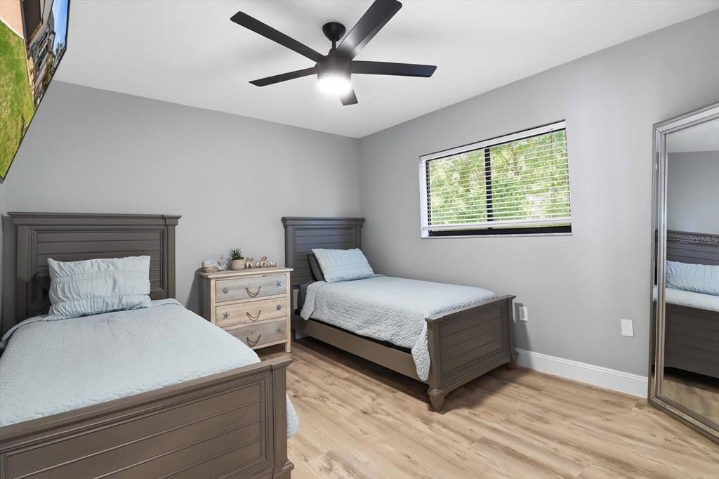 For Sale: $799,000 (3 beds, 2 baths, 2542 Square Feet)