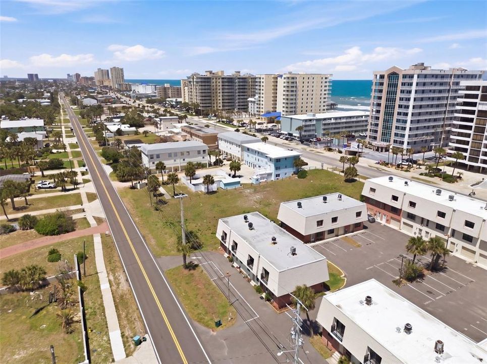 For Sale: $239,900 (2 beds, 2 baths, 1140 Square Feet)