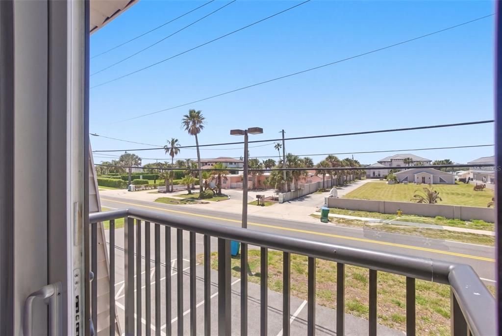 For Sale: $239,900 (2 beds, 2 baths, 1140 Square Feet)
