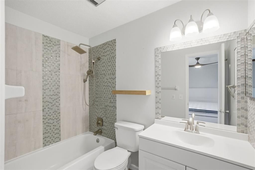For Sale: $239,900 (2 beds, 2 baths, 1140 Square Feet)