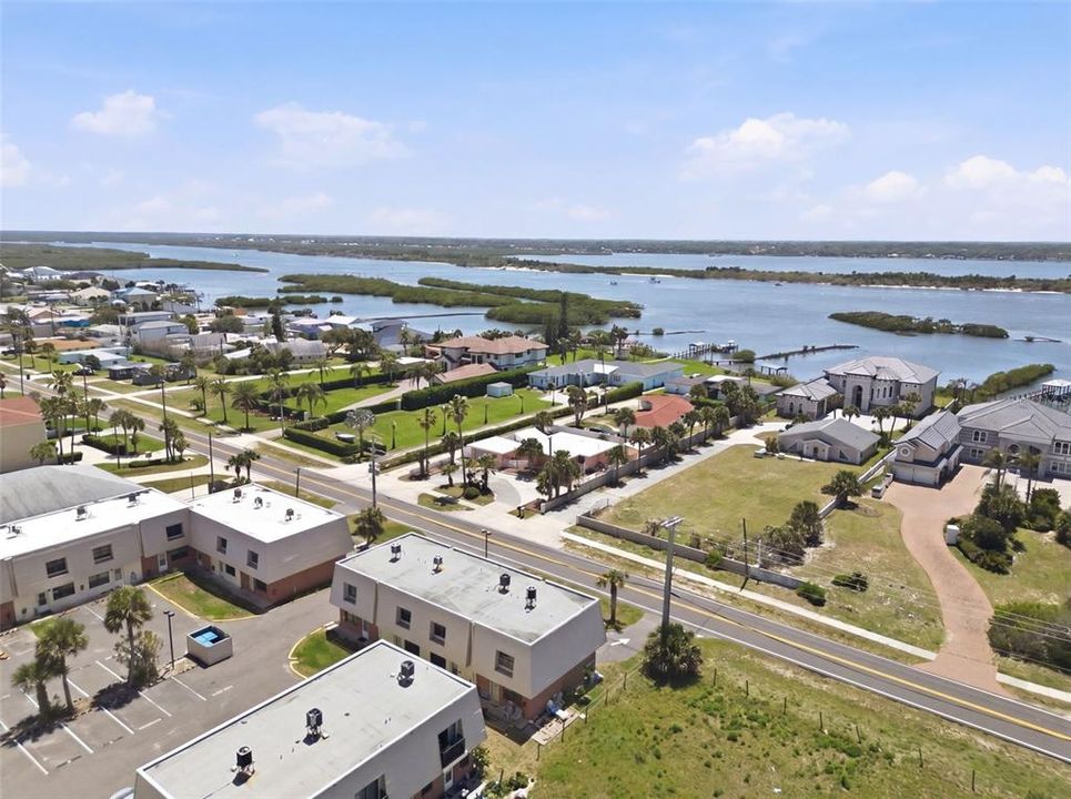 For Sale: $239,900 (2 beds, 2 baths, 1140 Square Feet)