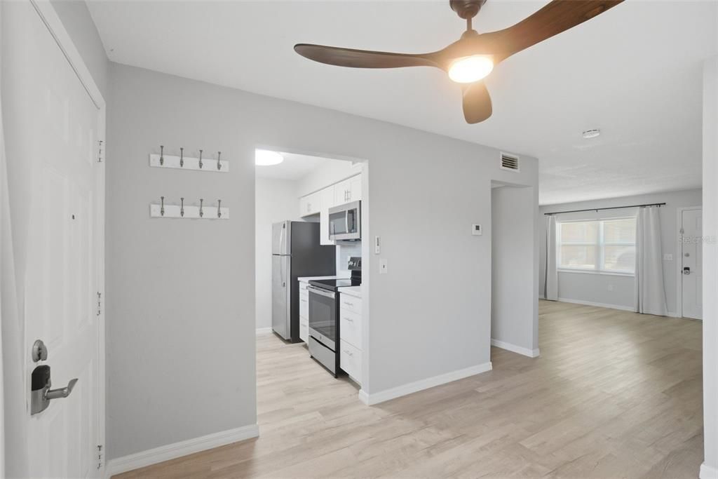 For Sale: $239,900 (2 beds, 2 baths, 1140 Square Feet)