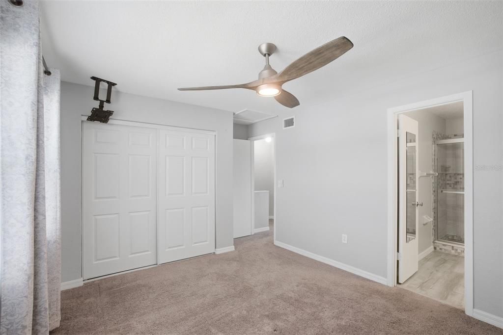 For Sale: $239,900 (2 beds, 2 baths, 1140 Square Feet)