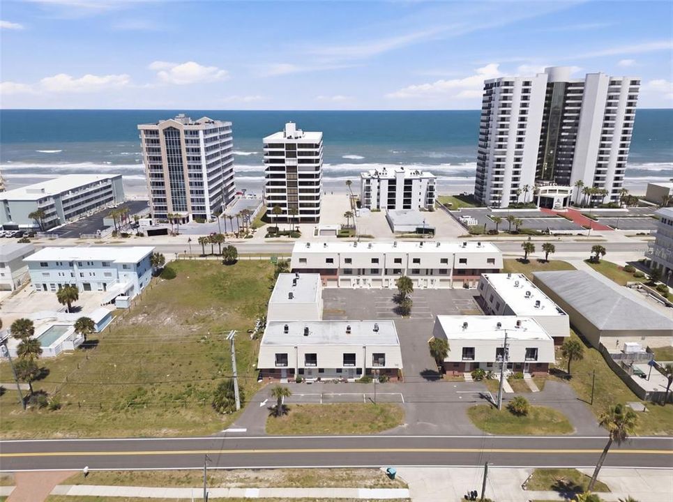 For Sale: $239,900 (2 beds, 2 baths, 1140 Square Feet)
