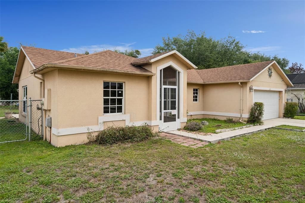 Под контрактом: $270,000 (3 спален, 2 ванн, 1775 Квадратных фут)