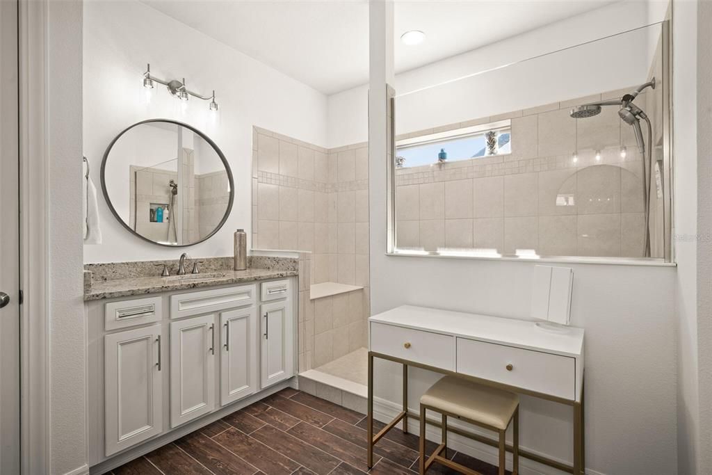 En Venta: $969,995 (5 camas, 4 baños, 3362 Pies cuadrados)