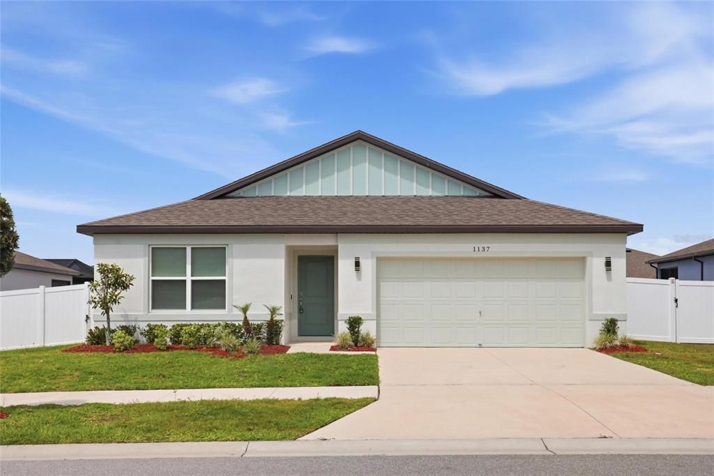 Recently Rented: $2,200 (4 beds, 2 baths, 1850 Square Feet)