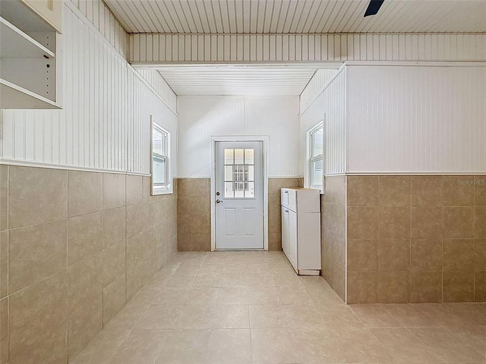 На продажу: $585,000 (3 спален, 2 ванн, 1893 Квадратных фут)
