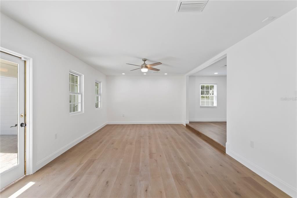 В аренду: $8,500 (4 спален, 2 ванн, 2772 Квадратных фут)