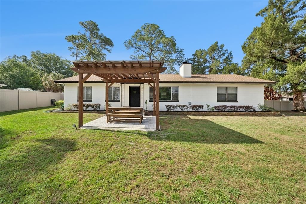 En Venta: $549,990 (4 camas, 2 baños, 1531 Pies cuadrados)