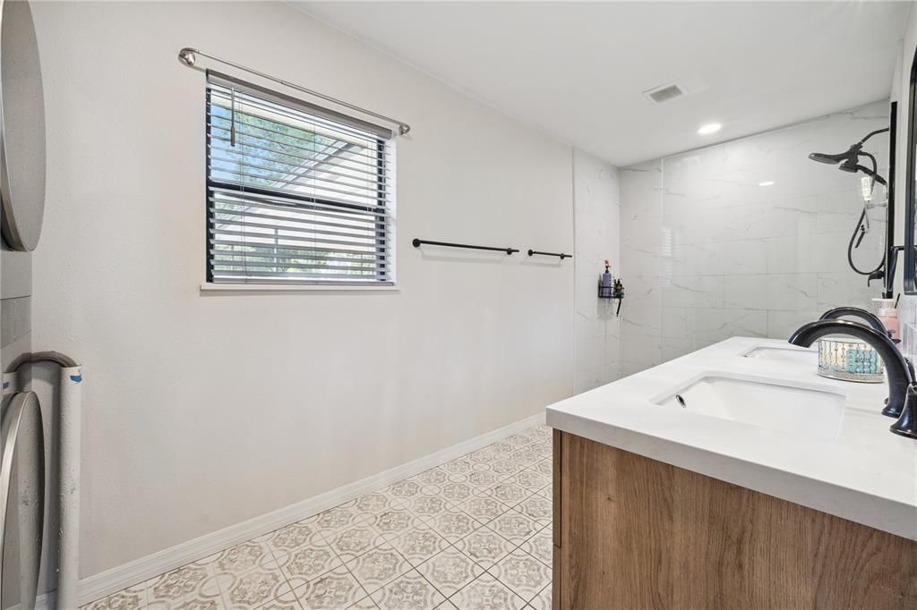 En Venta: $549,990 (4 camas, 2 baños, 1531 Pies cuadrados)