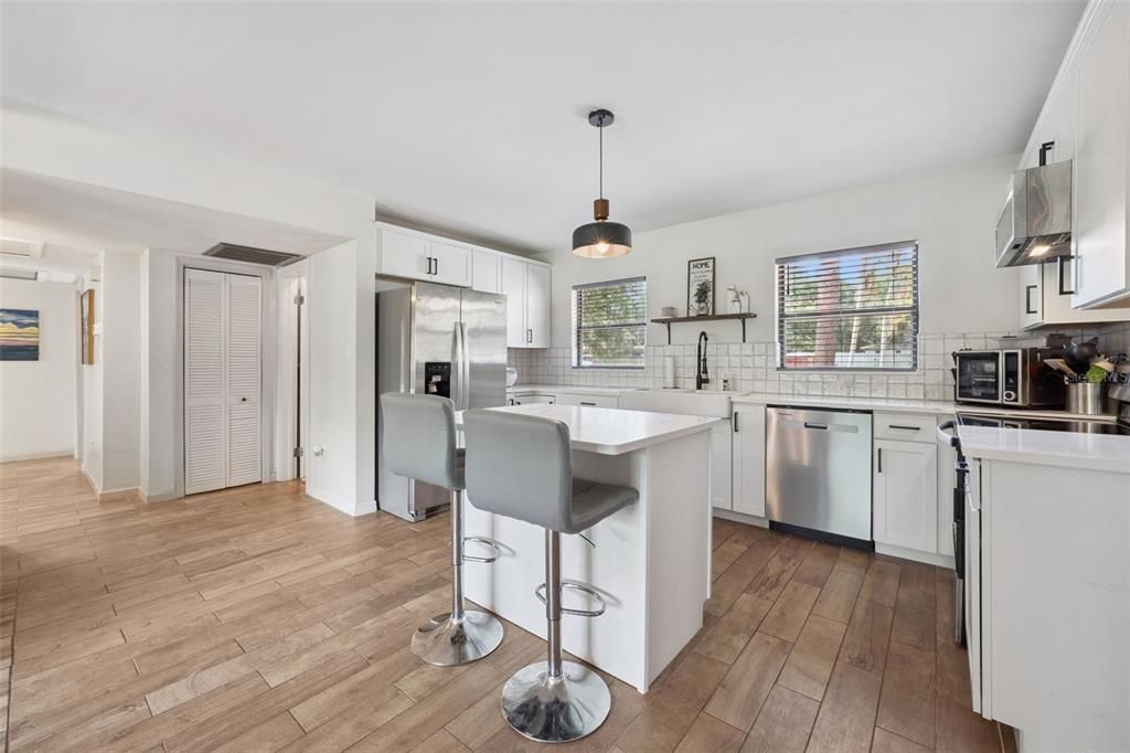 En Venta: $549,990 (4 camas, 2 baños, 1531 Pies cuadrados)