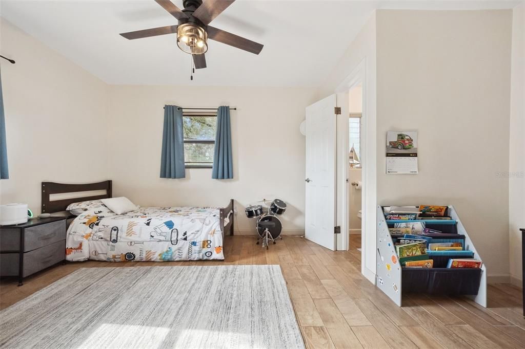 En Venta: $549,990 (4 camas, 2 baños, 1531 Pies cuadrados)