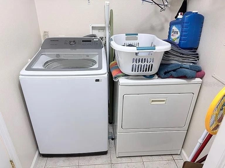 En Venta: $459,000 (3 camas, 2 baños, 1400 Pies cuadrados)