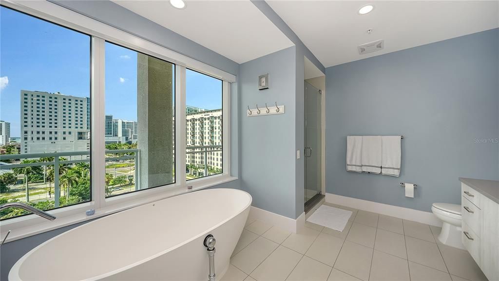 For Sale: $2,900,000 (3 beds, 4 baths, 3676 Square Feet)