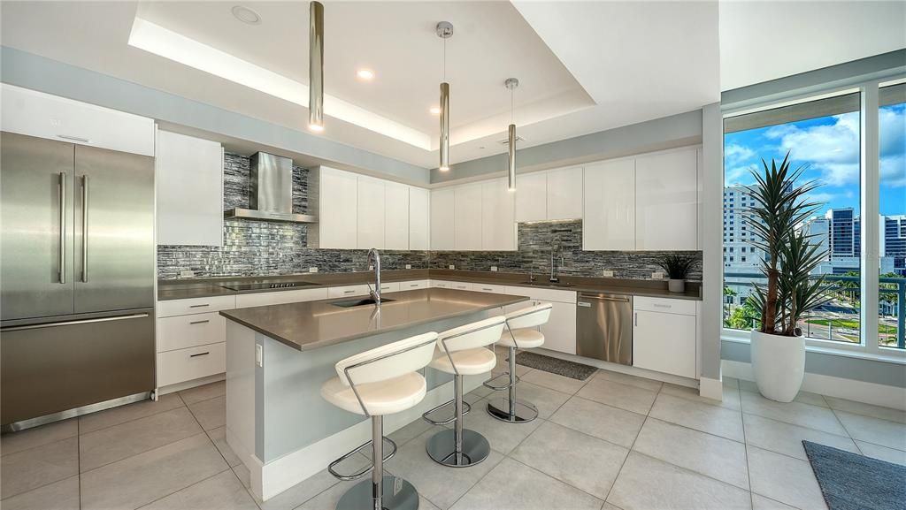 For Sale: $2,900,000 (3 beds, 4 baths, 3676 Square Feet)