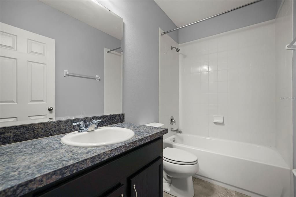 Под контрактом: $2,995 (4 спален, 3 ванн, 2472 Квадратных фут)