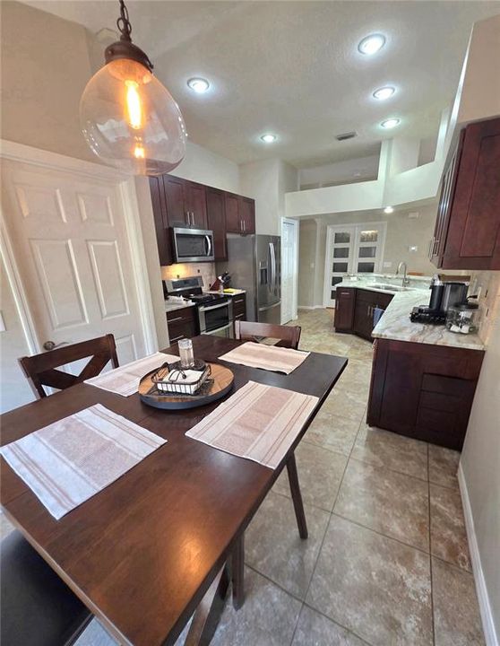 Activo con contrato: $480,000 (4 camas, 2 baños, 2080 Pies cuadrados)