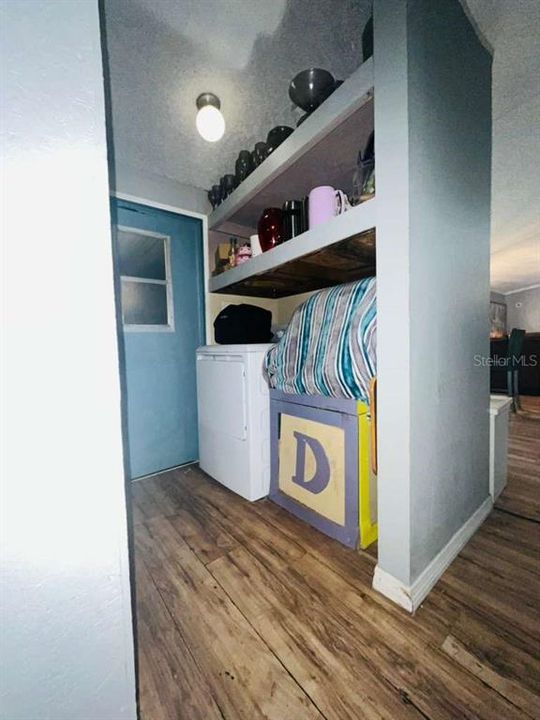 На продажу: $324,900 (2 спален, 2 ванн, 924 Квадратных фут)