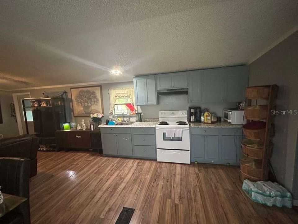 На продажу: $324,900 (2 спален, 2 ванн, 924 Квадратных фут)