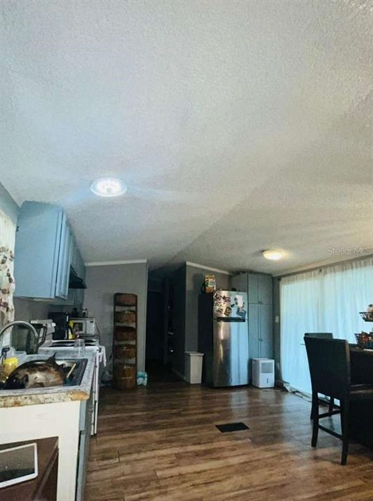 На продажу: $324,900 (2 спален, 2 ванн, 924 Квадратных фут)