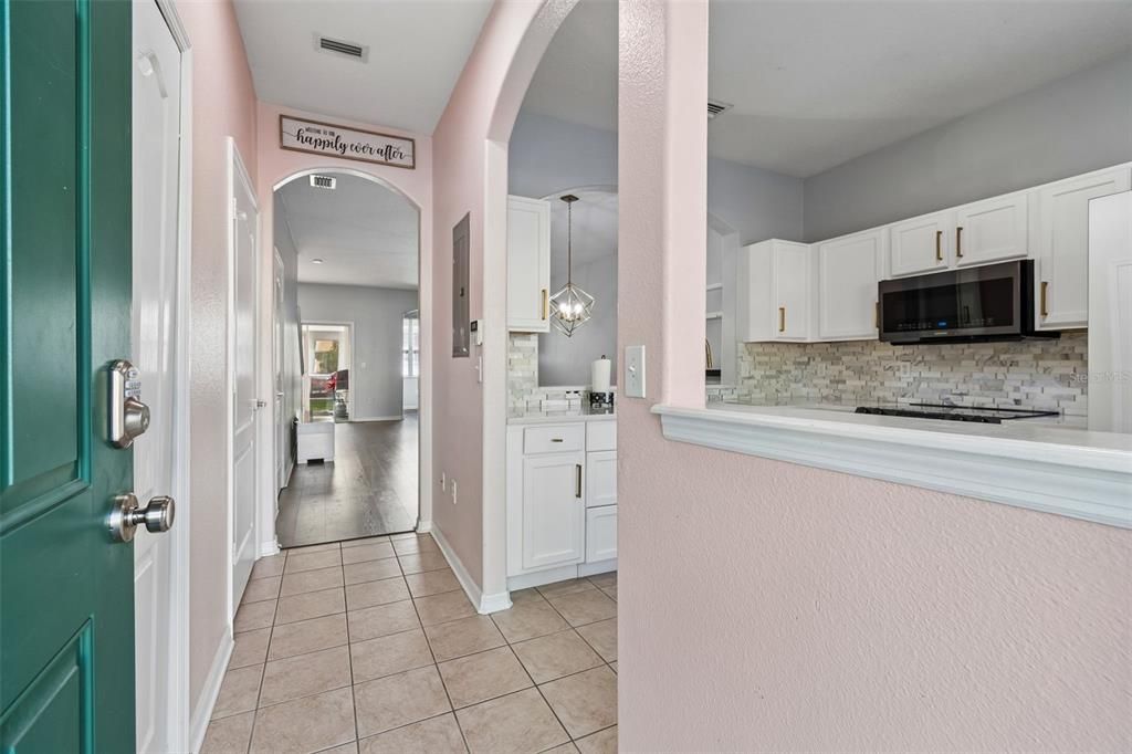 For Rent: $2,100 (2 beds, 2 baths, 1696 Square Feet)