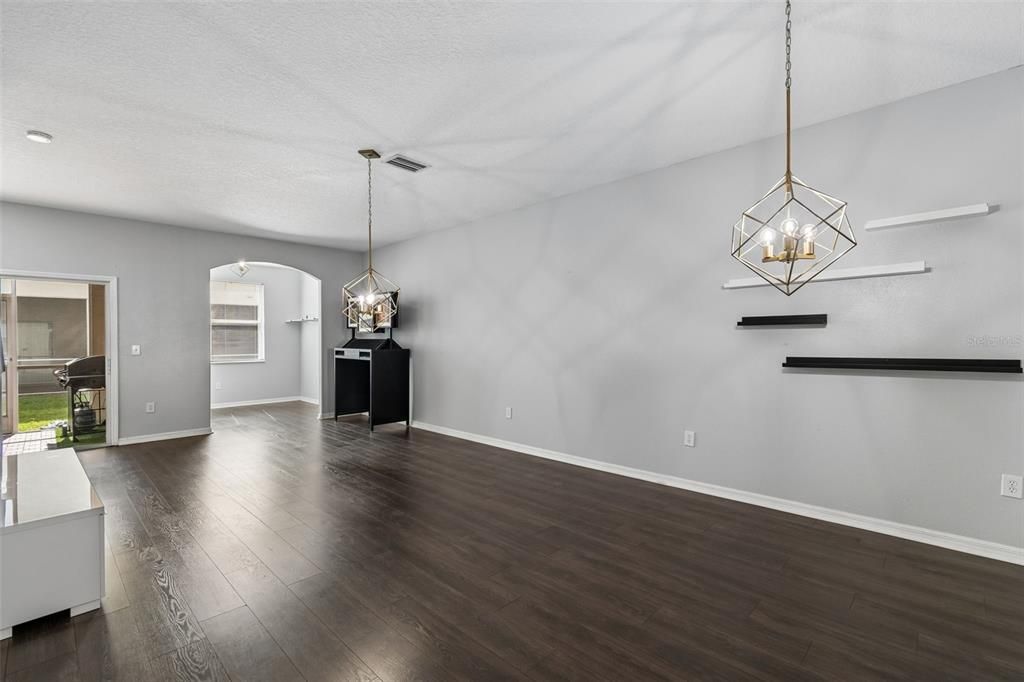 For Rent: $2,100 (2 beds, 2 baths, 1696 Square Feet)