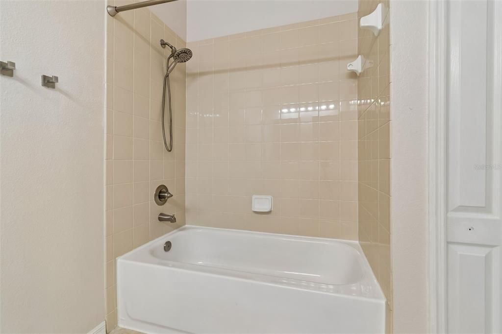 For Rent: $2,100 (2 beds, 2 baths, 1696 Square Feet)