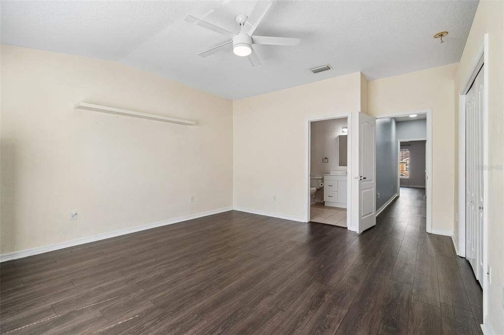 For Rent: $2,100 (2 beds, 2 baths, 1696 Square Feet)