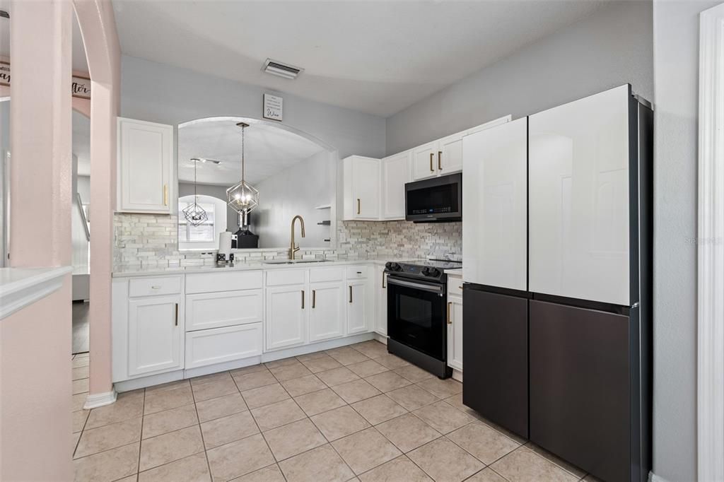 For Rent: $2,100 (2 beds, 2 baths, 1696 Square Feet)