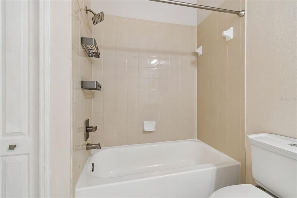For Rent: $2,100 (2 beds, 2 baths, 1696 Square Feet)
