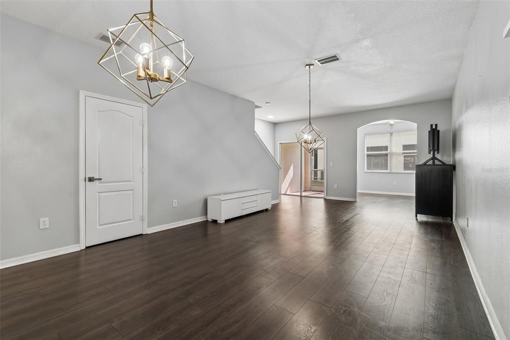 For Rent: $2,100 (2 beds, 2 baths, 1696 Square Feet)