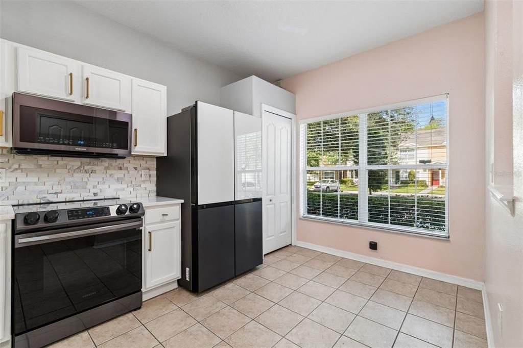 For Rent: $2,100 (2 beds, 2 baths, 1696 Square Feet)