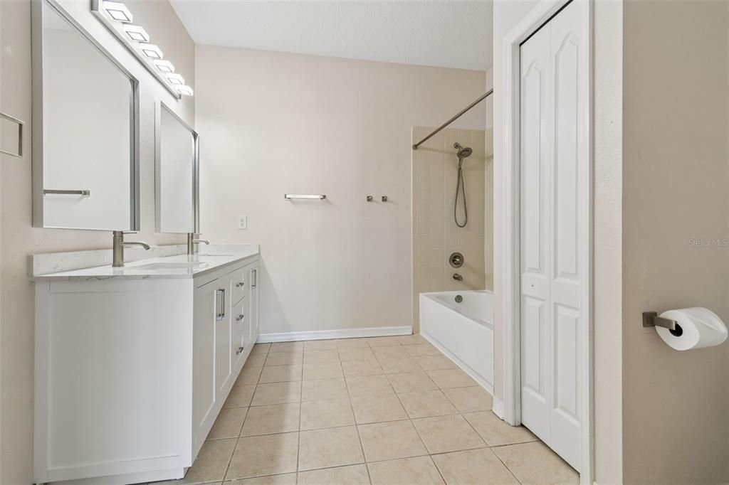 For Rent: $2,100 (2 beds, 2 baths, 1696 Square Feet)