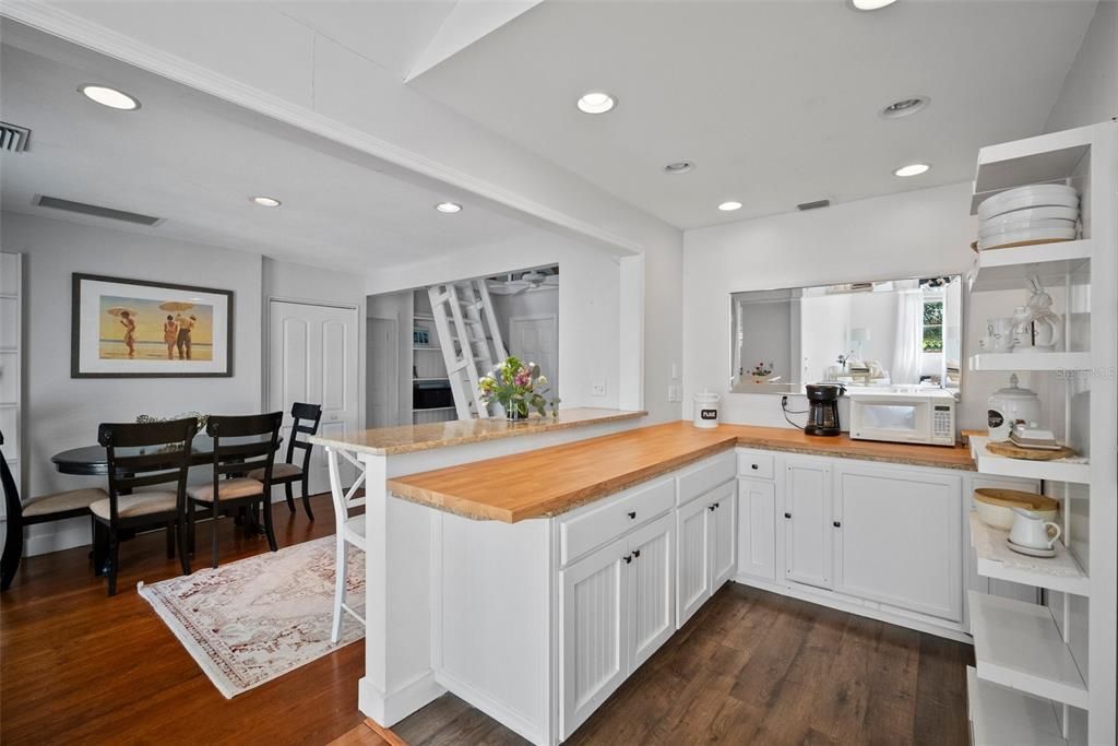 Activo con contrato: $1,349,000 (4 camas, 4 baños, 4004 Pies cuadrados)