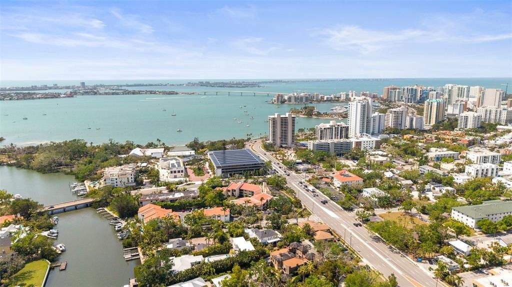 Activo con contrato: $1,349,000 (4 camas, 4 baños, 4004 Pies cuadrados)