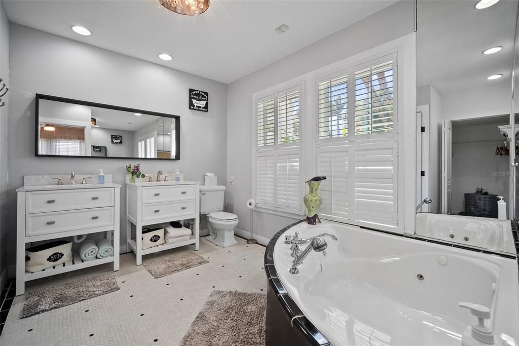 Activo con contrato: $1,349,000 (4 camas, 4 baños, 4004 Pies cuadrados)
