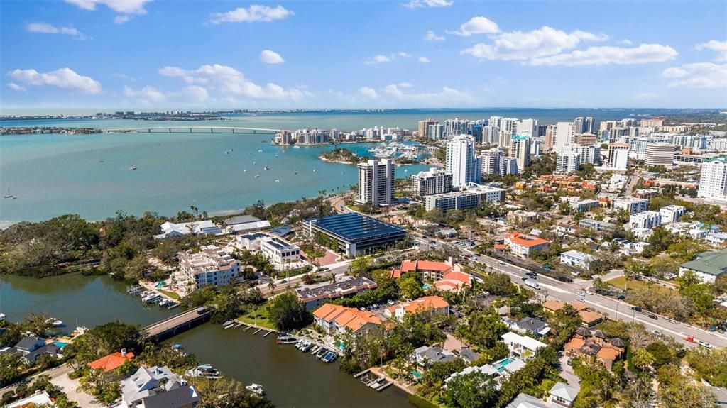 Activo con contrato: $1,349,000 (4 camas, 4 baños, 4004 Pies cuadrados)