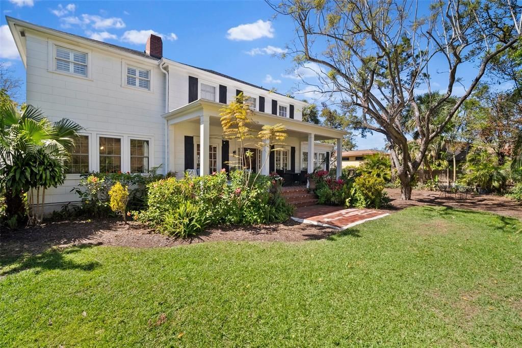 Activo con contrato: $1,349,000 (4 camas, 4 baños, 4004 Pies cuadrados)