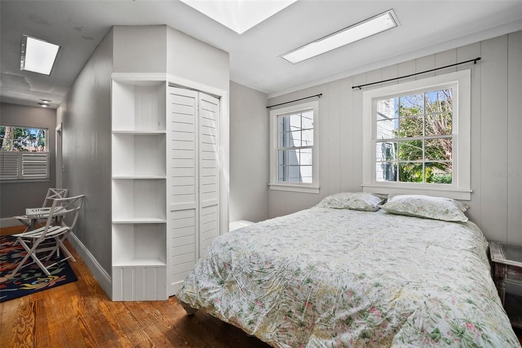Activo con contrato: $1,349,000 (4 camas, 4 baños, 4004 Pies cuadrados)
