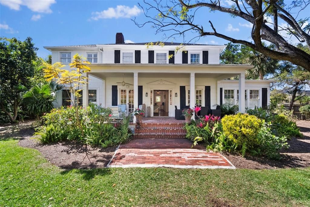 Activo con contrato: $1,349,000 (4 camas, 4 baños, 4004 Pies cuadrados)