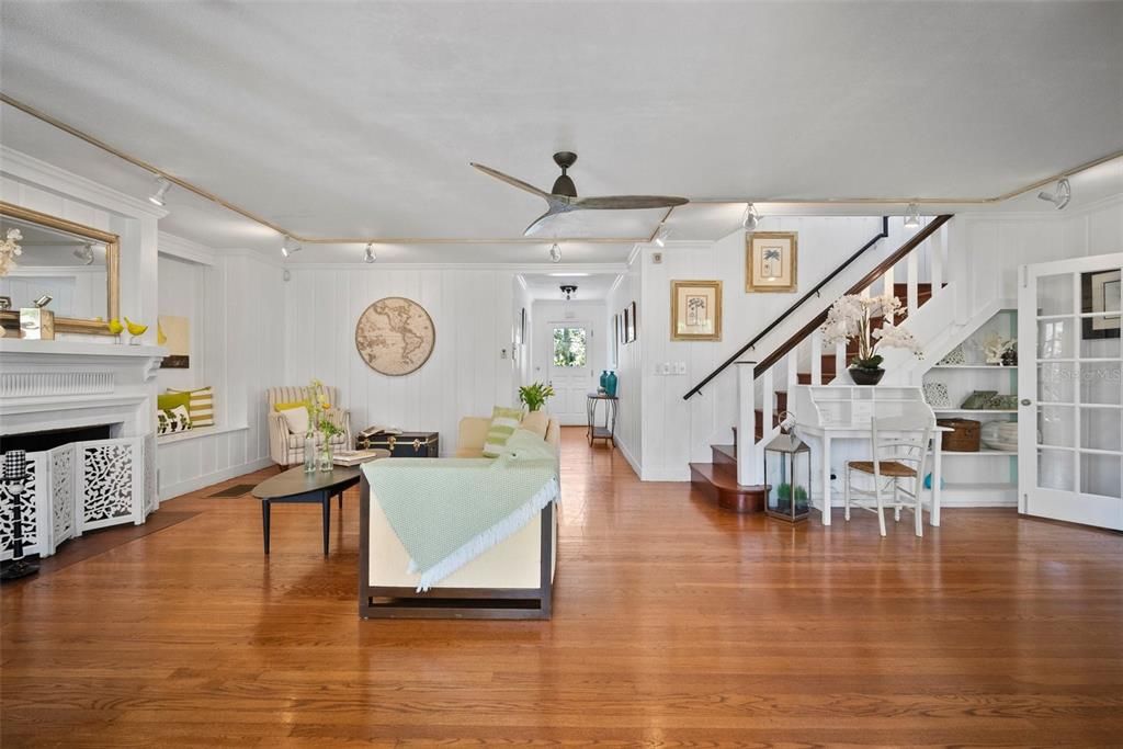 Activo con contrato: $1,349,000 (4 camas, 4 baños, 4004 Pies cuadrados)