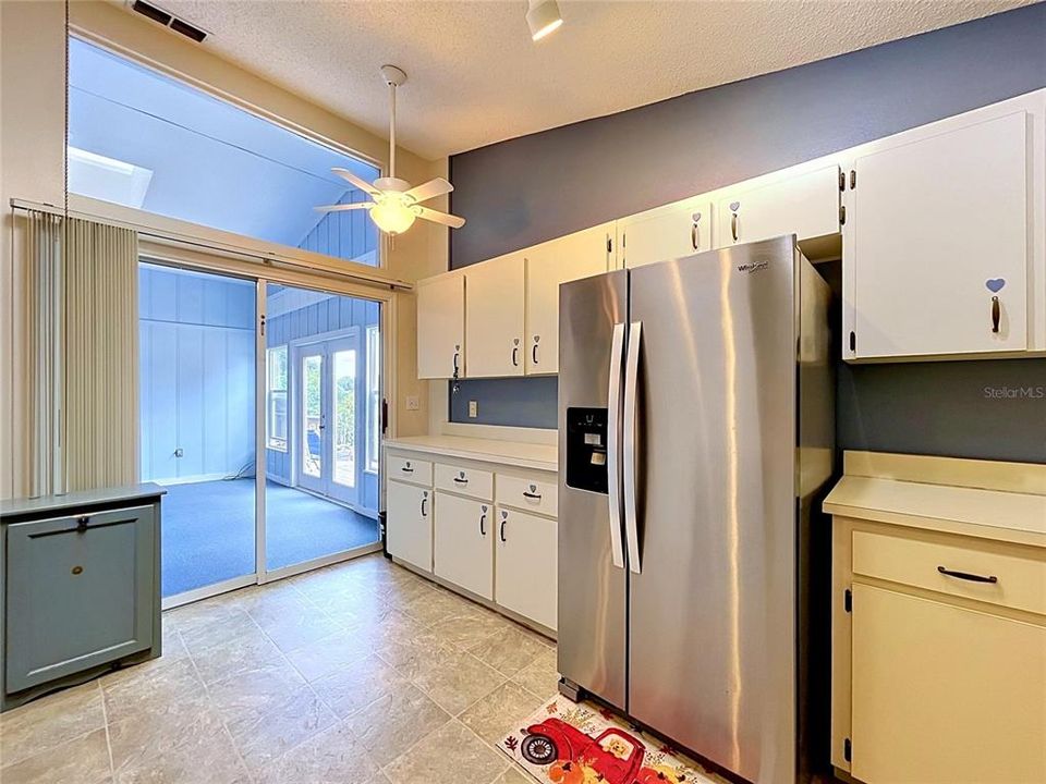 Activo con contrato: $329,000 (4 camas, 3 baños, 2124 Pies cuadrados)