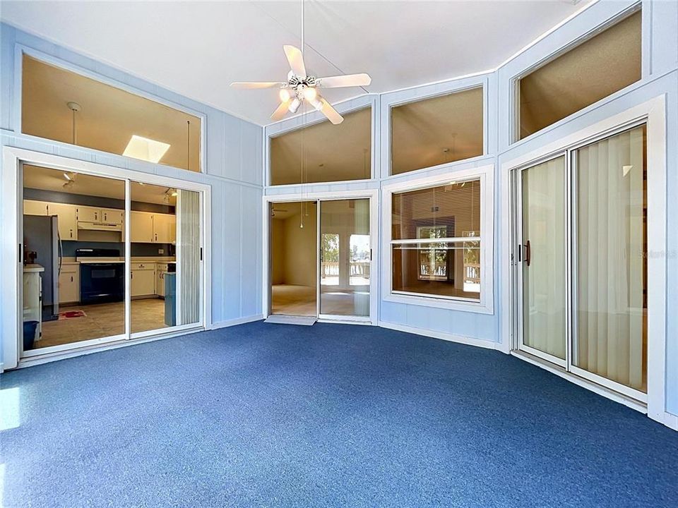 Activo con contrato: $329,000 (4 camas, 3 baños, 2124 Pies cuadrados)