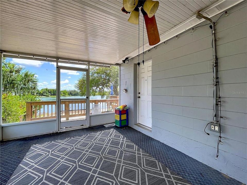 Activo con contrato: $329,000 (4 camas, 3 baños, 2124 Pies cuadrados)