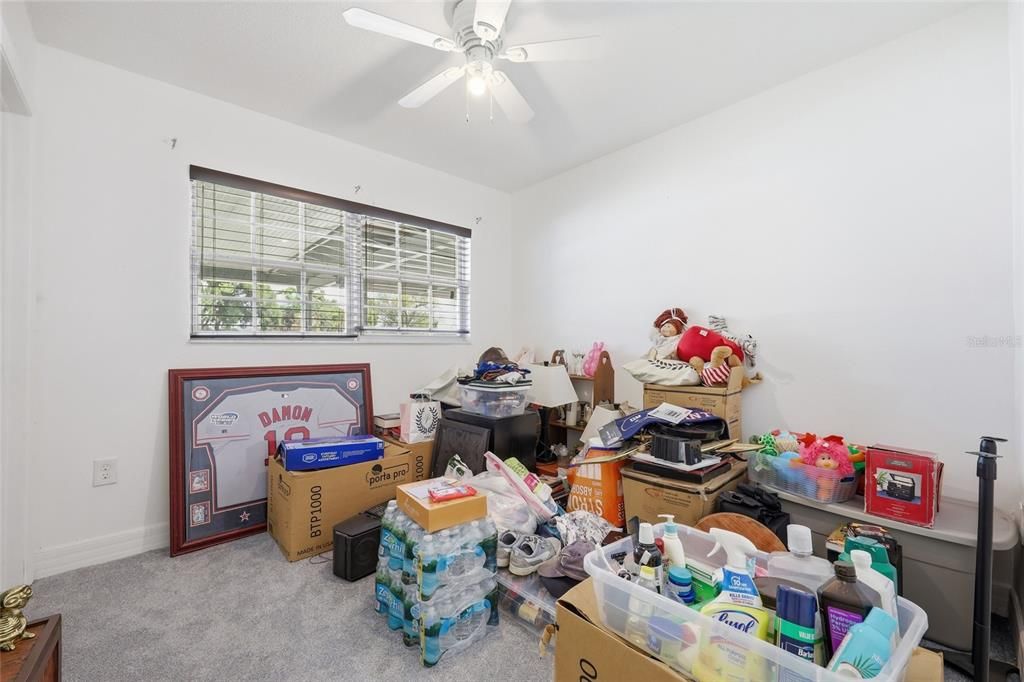 Activo con contrato: $330,000 (4 camas, 2 baños, 1547 Pies cuadrados)