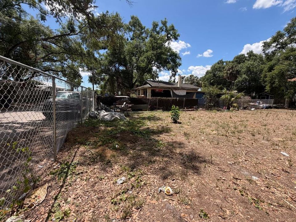 待售: $180,000 (0.22 acres)