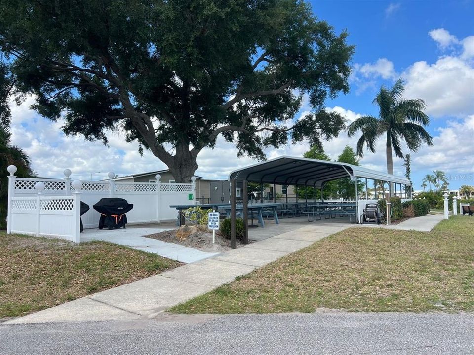 Active With Contract: $134,500 (2 beds, 2 baths, 1482 Square Feet)